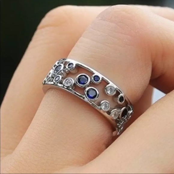 New 925 Silver Round Cut Women’s Sapphire Ring - Picture 3 of 3